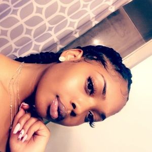 Meet your Posher, Jade